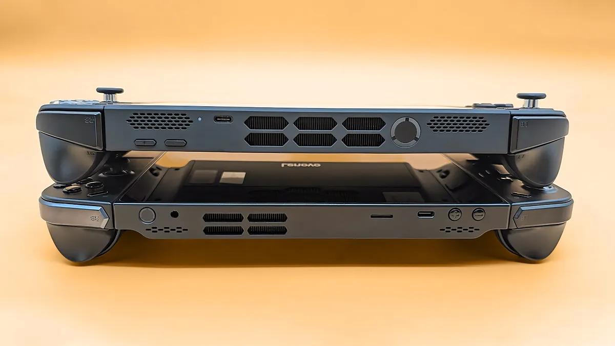 lenovo legion go 2 ports